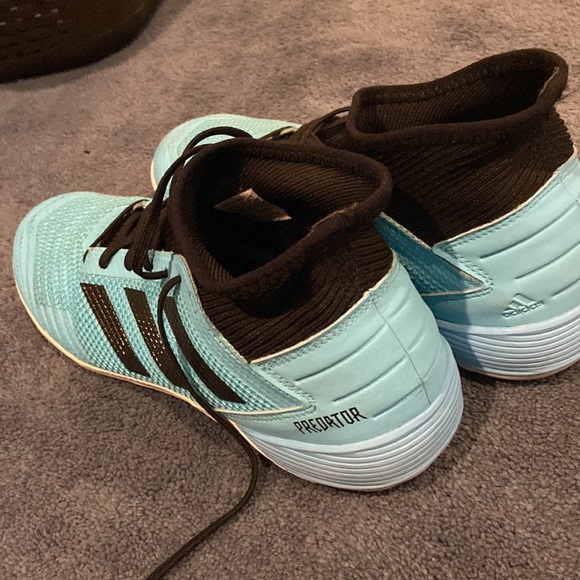 Mens Adidas indoor soccer shoes - Picture 5 of 6